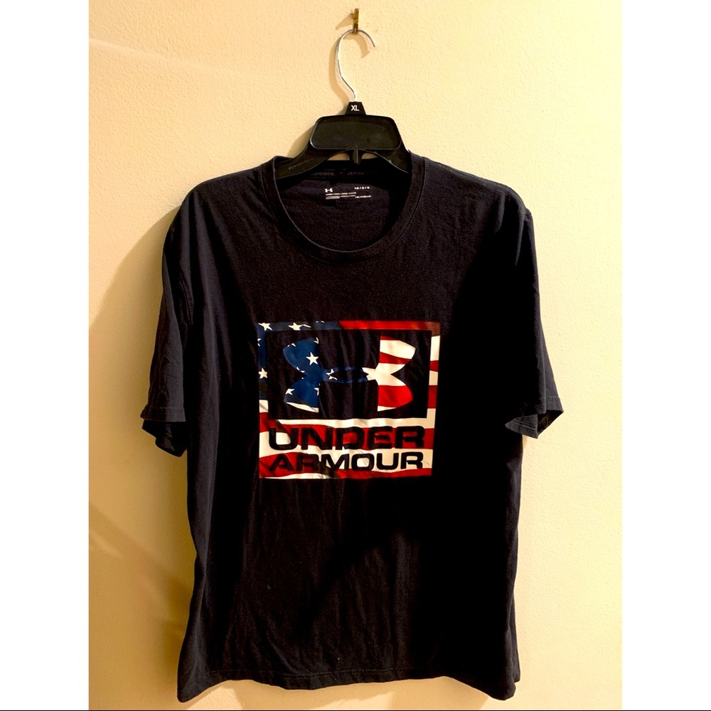 M under armor heat gear American flag tee large